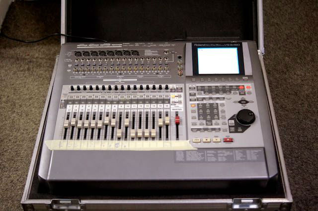 Roland VS2480 6